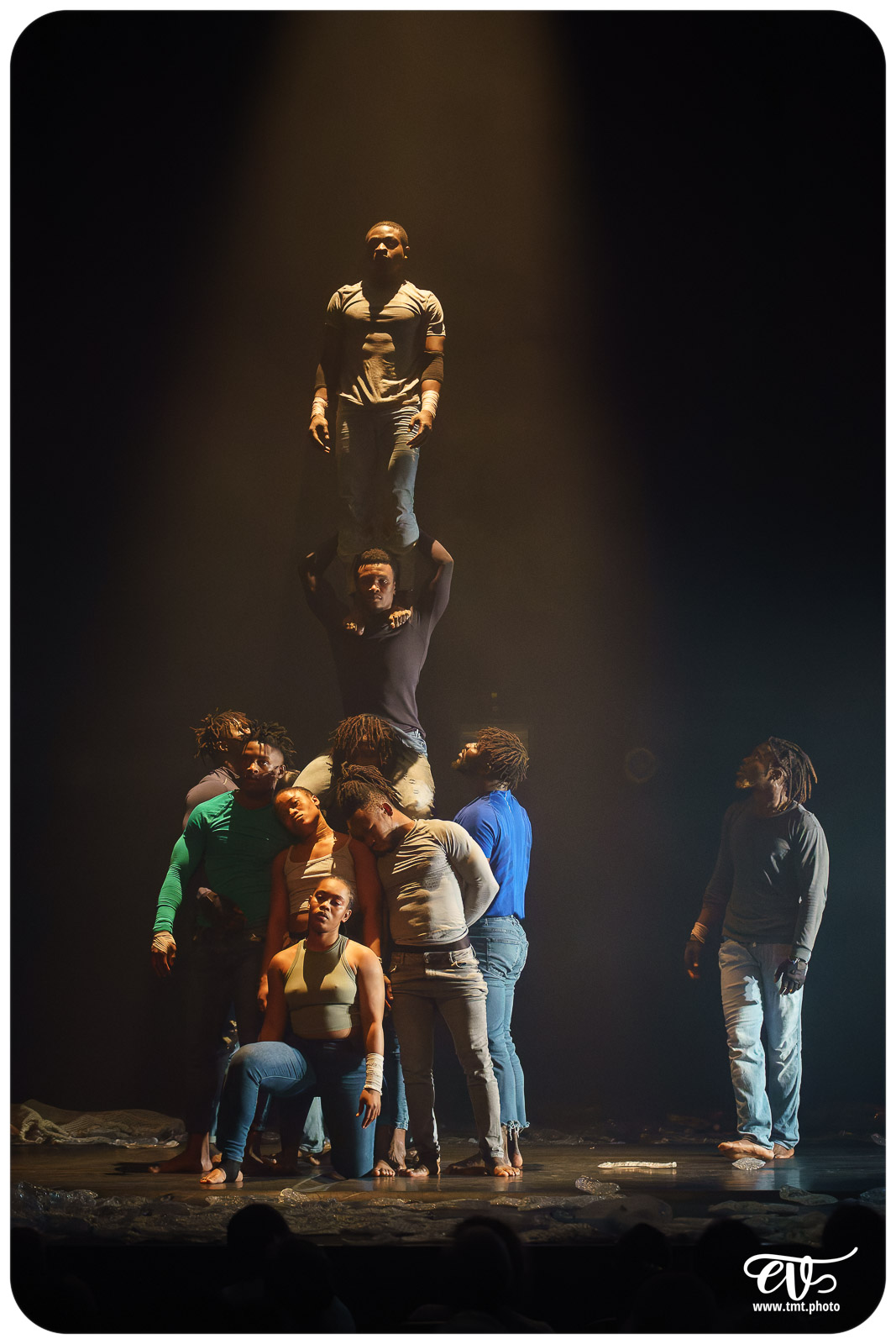 YÉ ! (L'EAU) (CIRCUS BAOBAB)